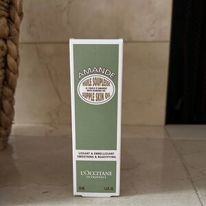 L'OCCITANE Amande Supple Skin Oil - Elegant Green